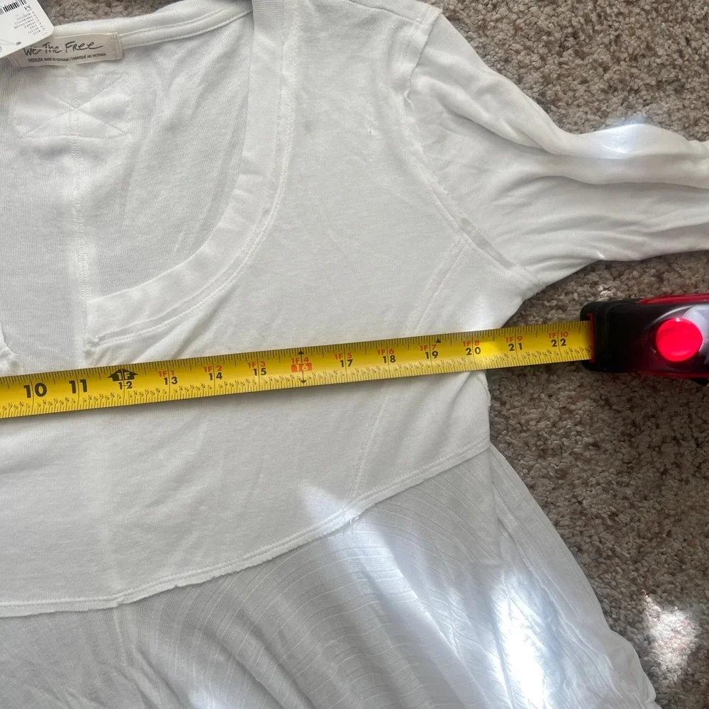 Free people  Clover Babydoll Long Sleeves White Top Sweater M Read Description‎